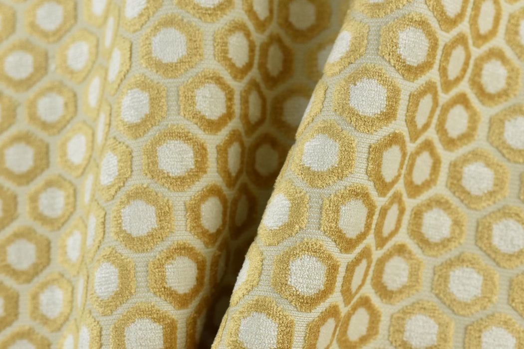 Heavy Duty Light Gold Honeycomb Hexagon Geometric Raised Cut Velvet Upholsetry Fabric For Chair Couch|High Quality Thick Velvet Fabric