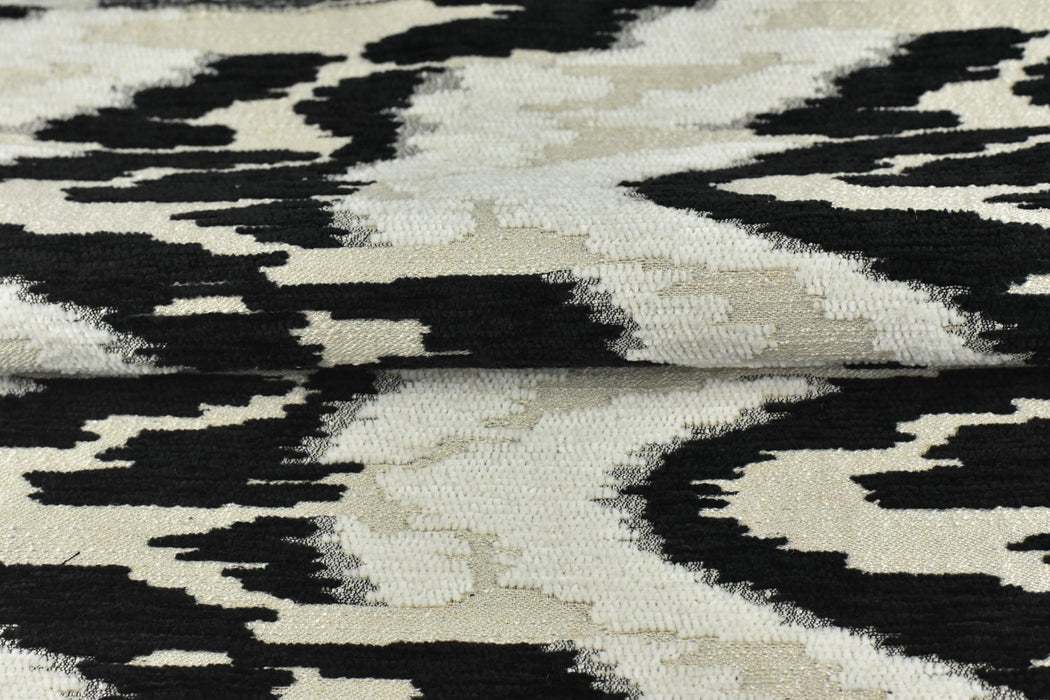 Heavyweight Vintage Black White Beige Wavy Ikat Pattern Chenille Woven Upholstery Fabric For Chair|Raised Abstract Geometric Jacquard Fabric